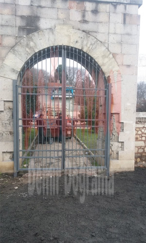 ferforje, bahce,giris, kapisi